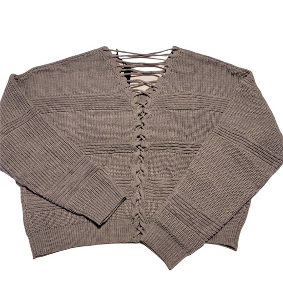 Numero Gray Knit Sweater - Picture 2 of 8